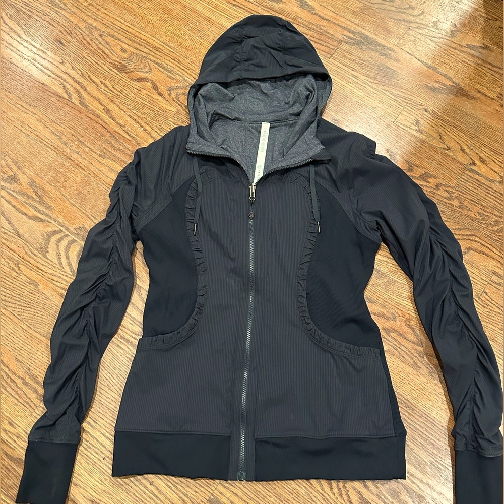 Lululemon Dance Studio black/ gray jacket 12
